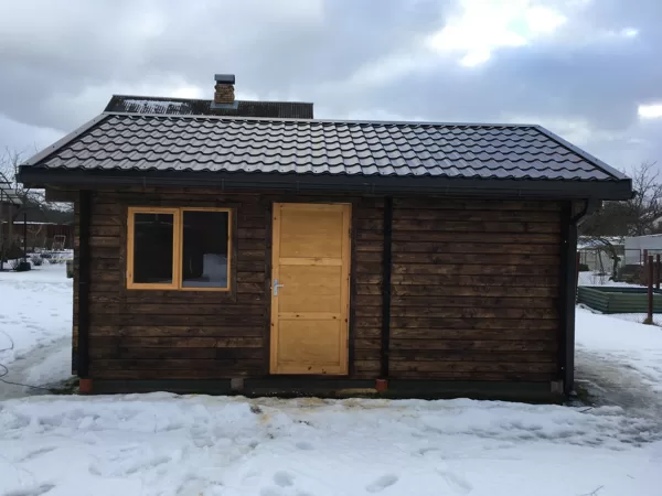 Koka mājas galvenā ieeja